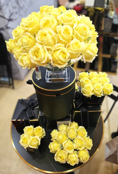 Cote Noire Couture 4 Rose Buds - Square Black Vase - Gold & Yellow - SVB408